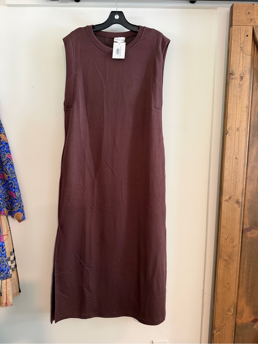 entro Sleeveless Midi Dress in Plum